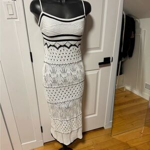 Elegant Black and White Knit Dress